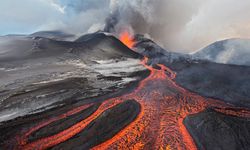 Bilim İnsanlarından şok eden açıklama! Magma sıvıları yüzeye fırlıyor